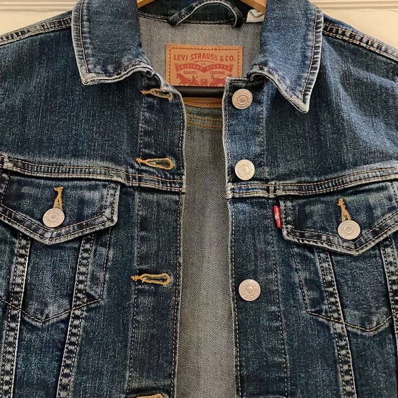 Levi’s Denim Trucker Dark Wash Jean Jacket - Picture 3 of 4